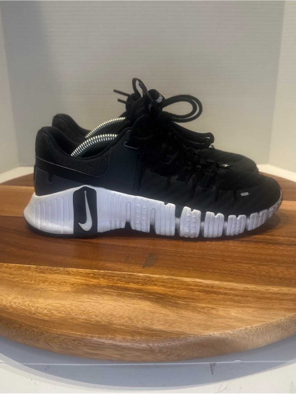 Nike Free Metcon 5 Black White DV3950-001 Women's Size 7.5 Training Shoes